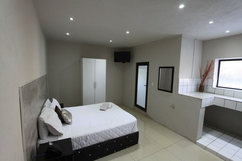 Hotel Naldorado Executive Villa