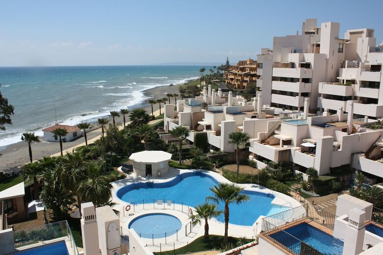 Apartamentos Frontline Penthouse With Private Pool