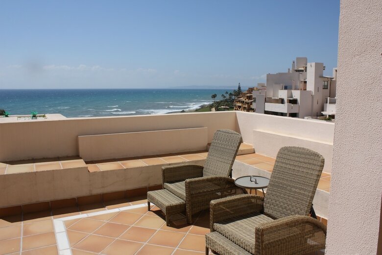 Apartamentos Frontline Penthouse With Private Pool