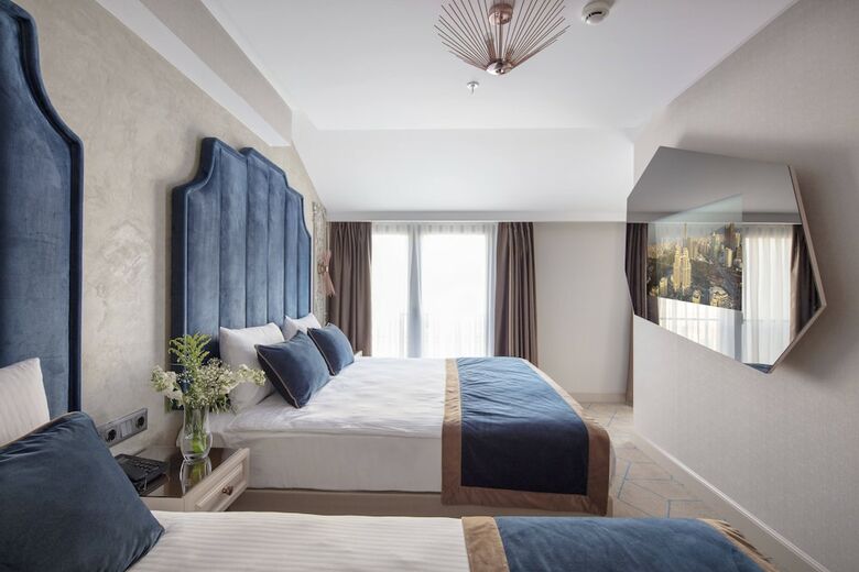 Danis Hotel