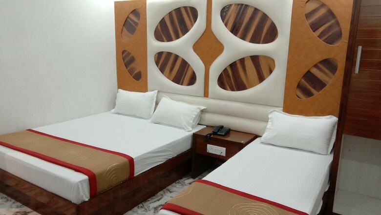 Adb Rooms Hotel Crystal Deluxe