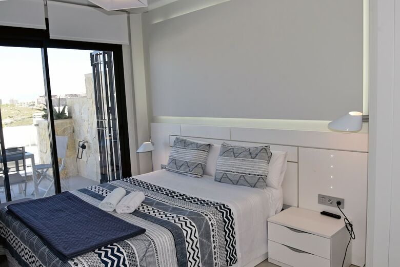 Apartamentos Apto de Lujo En La Playa Con Piscina (#6)