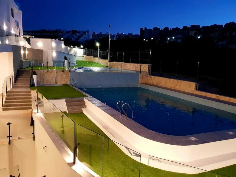Apartamentos Apto de Lujo En La Playa Con Piscina (#6)