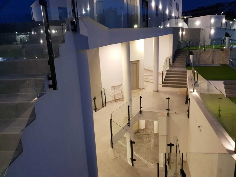 Apartamentos Apto de Lujo En La Playa Con Piscina (#6)