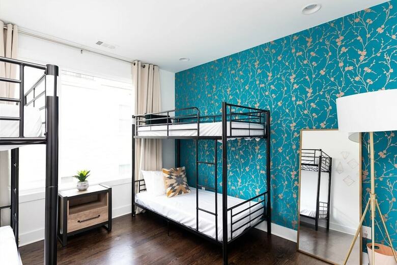 Domio Sylvan Park Modern 4br Balcony