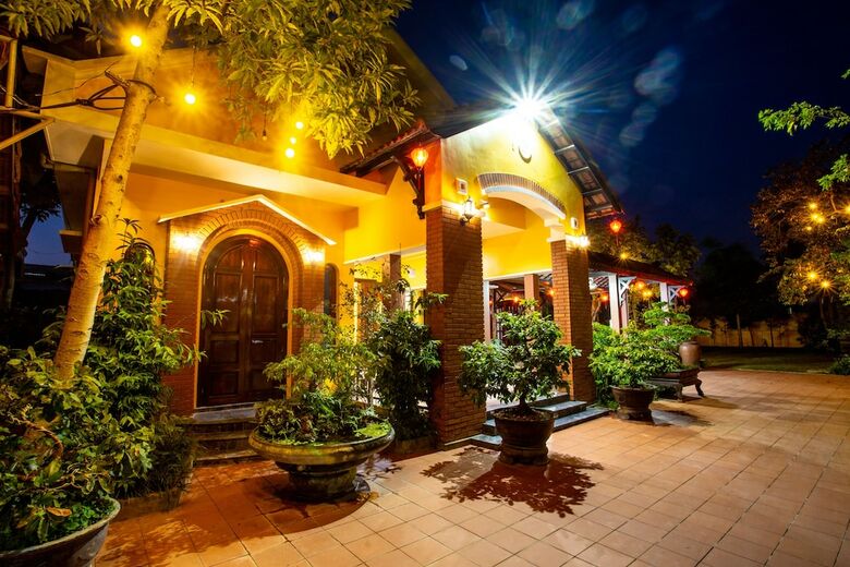 Hotel Dinh Villa