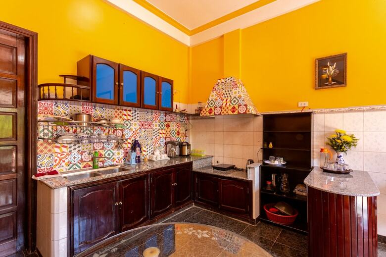 Hotel Dinh Villa