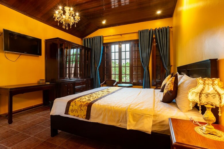 Hotel Dinh Villa
