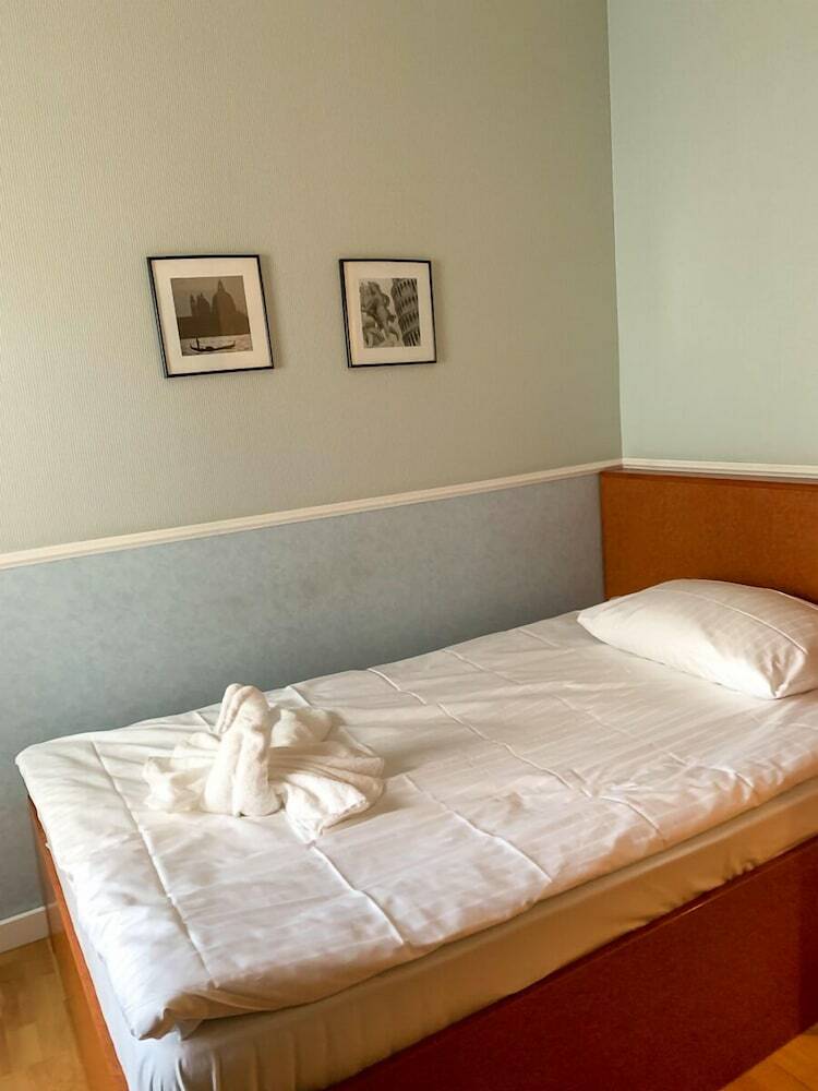 Hotel A57 G�stehaus 10 Min To K�ln