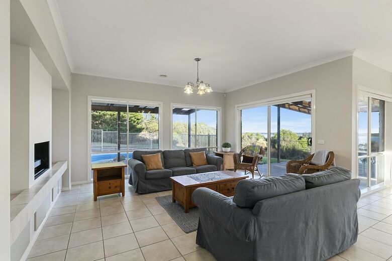 Waterview Estate - Free Wifi, Amazing Ocean Views