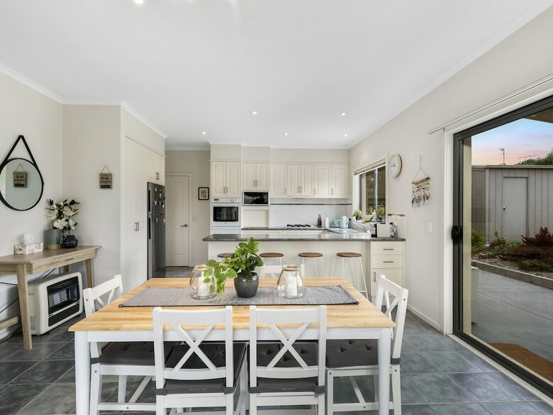 Villa Beached As - Free Wifi, Netflix & Foxtel, Heated Pool