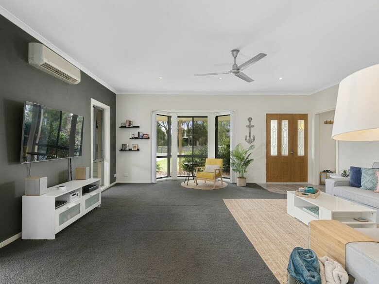 Villa Beached As - Free Wifi, Netflix & Foxtel, Heated Pool
