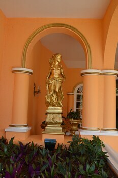 Hotel Coco Reef Bermuda