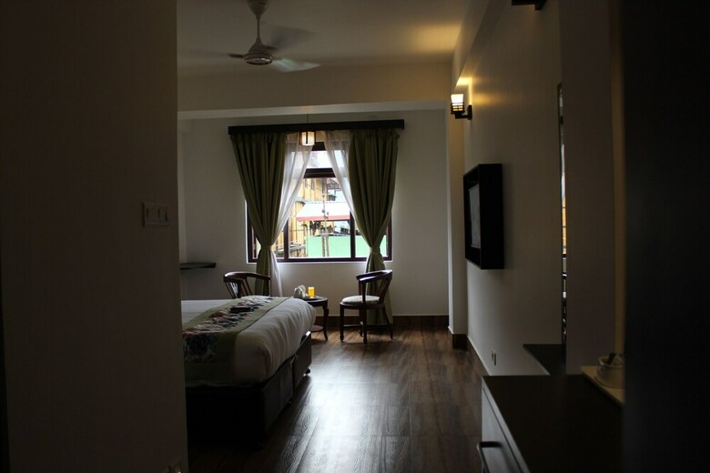 Hotel The Leenor Regency