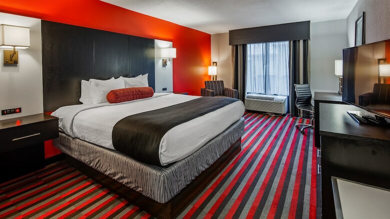 Best Western Plus Carrollton Hotel