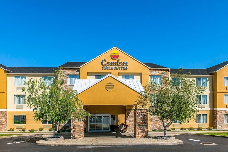 Hotel Comfort Inn And Suites