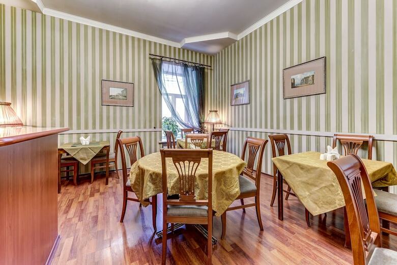 Hotel Guest Rooms On Nevsky Prospekt 47