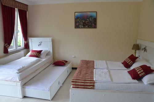 Rooms And Apartments Neron