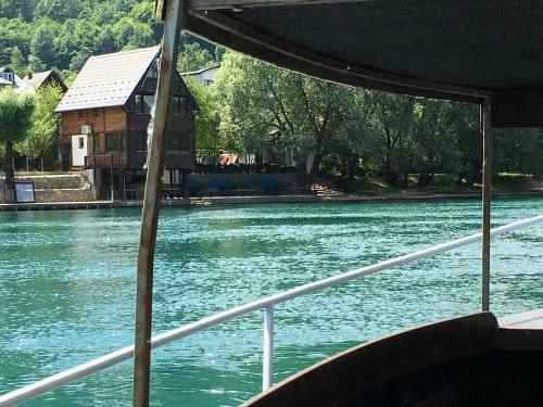 Rooms And Apartments Neron