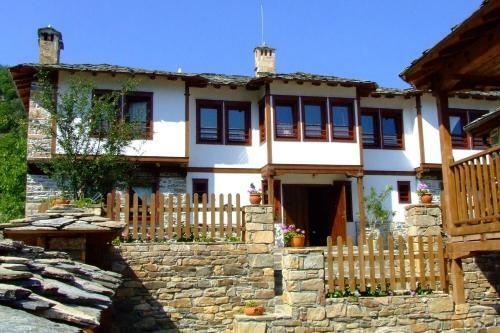 Hostal Complex Kosovo Houses