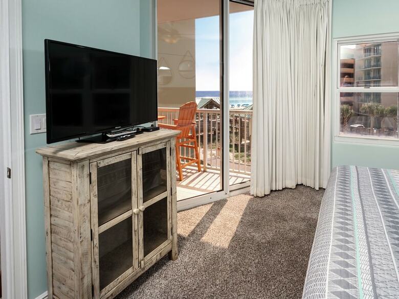 Waters Edge 302