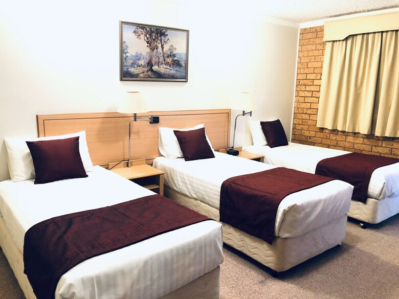 Overlander Motor Lodge