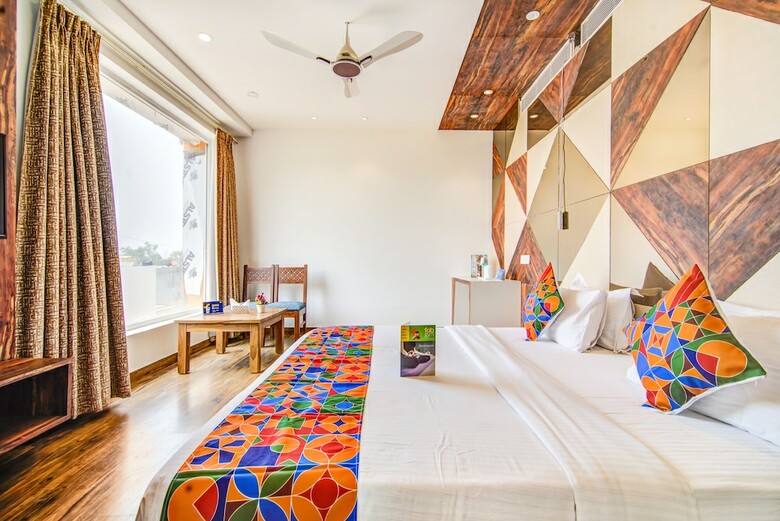 Fabhotel Yellow