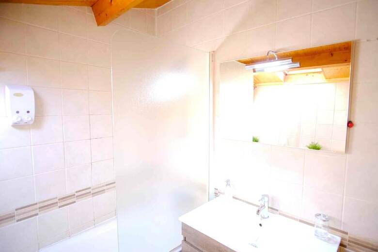 House With 2 Bedrooms In �vila, With Wifi