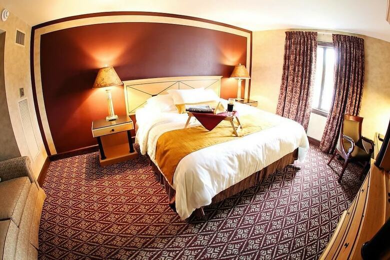 Hotel The Bertram Inn & Conf Ctr Trademark Collection By Wyndham