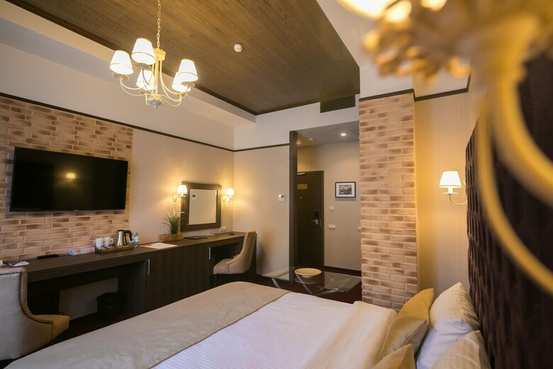 Vertex Hotel