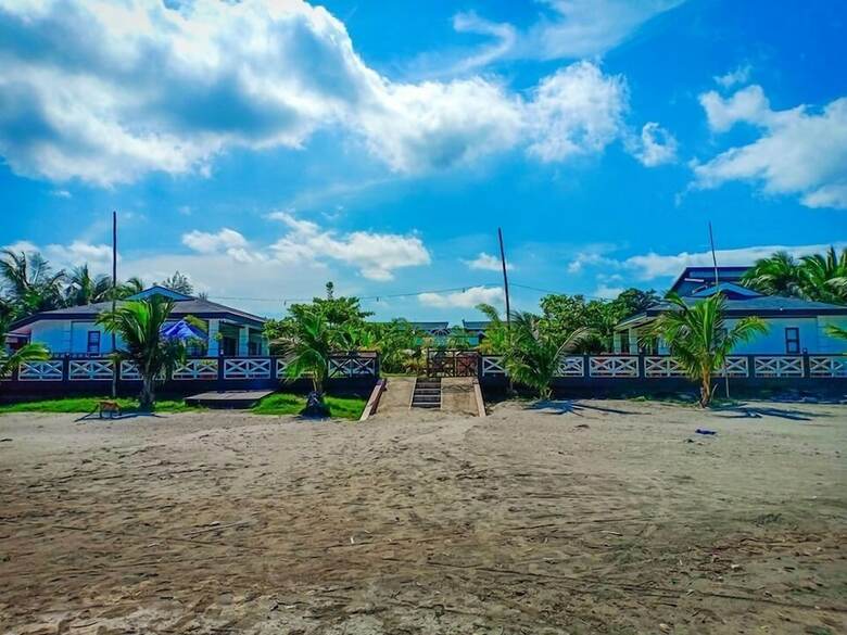 Hotel Marand Beach Resort