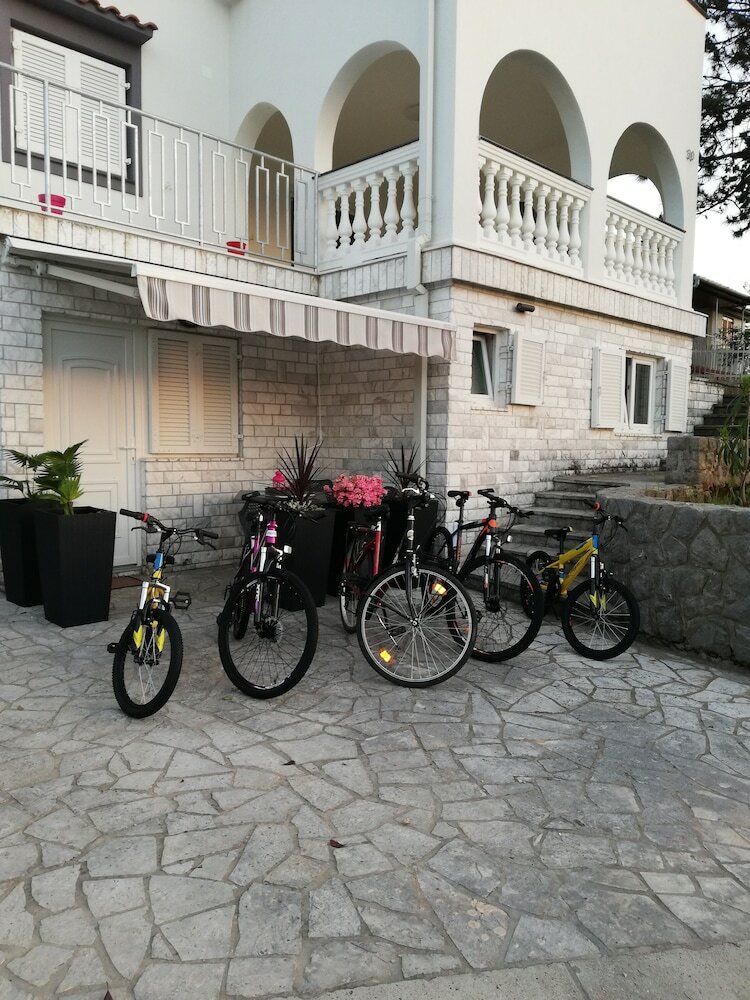 Apartments Ivezic