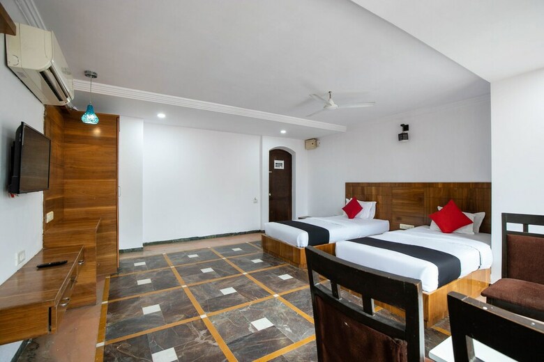 Hotel Capital O 49275 The Grand Mid Way