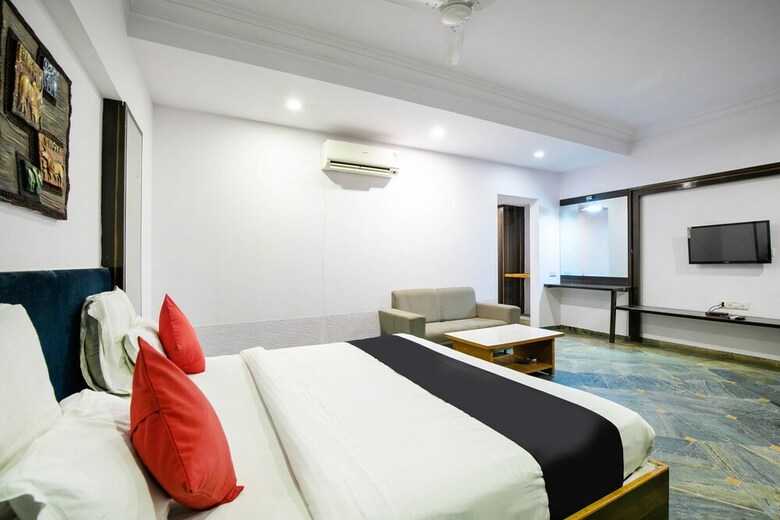 Hotel Capital O 49275 The Grand Mid Way