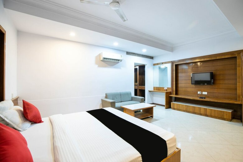 Hotel Capital O 49275 The Grand Mid Way