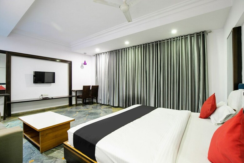 Hotel Capital O 49275 The Grand Mid Way