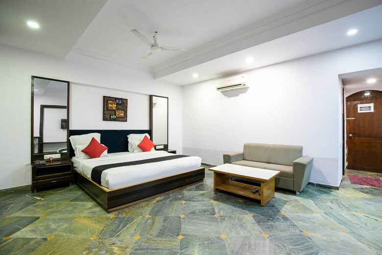 Hotel Capital O 49275 The Grand Mid Way