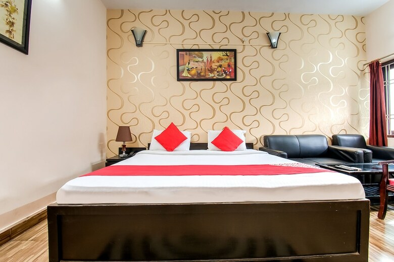 Hotel Oyo 60880 Grand Imperia Inn
