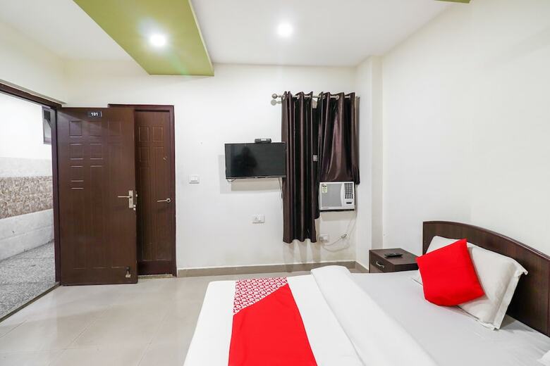 Oyo 62748 Hotel Zeenat