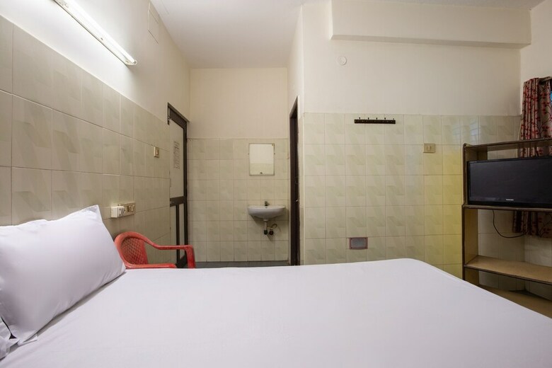 Posada Spot On 45065 New Victory Mansion & Lodging