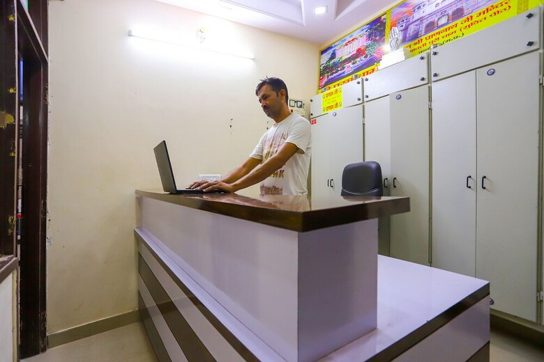 Hotel Oyo 60895 Shri Prannath Ji Spj
