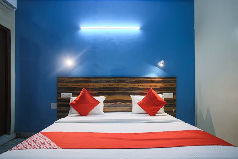 Hotel Oyo 38417 Silver Villa