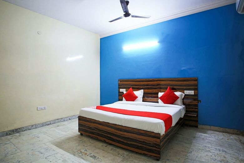 Hotel Oyo 38417 Silver Villa