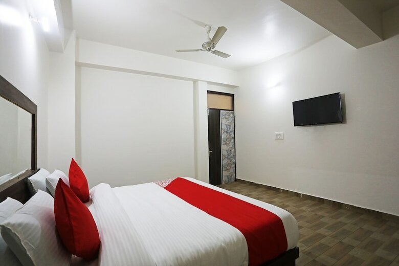 Hotel Oyo 40002 Home Feeling Accommodation