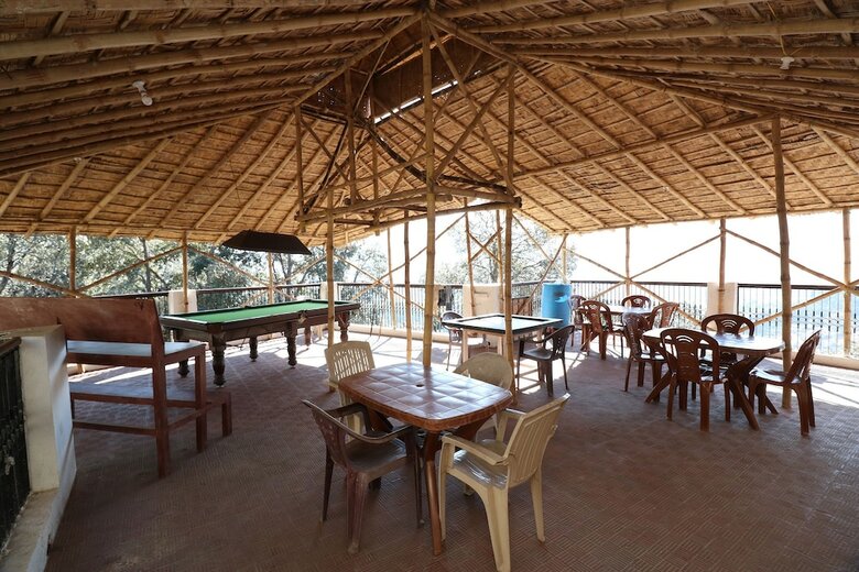 Hotel Oyo 27612 Maitri Holiday Home