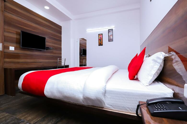 Hotel Oyo 28606 Kavya Residency
