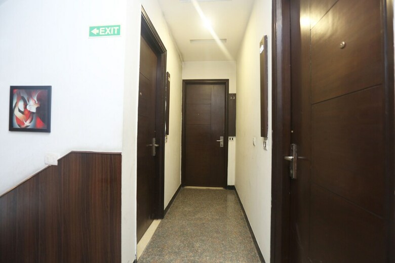 Hotel Oyo 27928 Metropolis Guest House