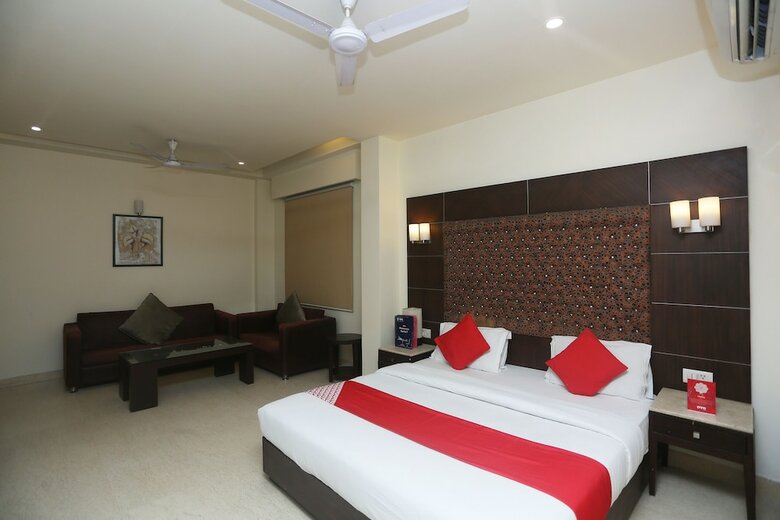 Hotel Oyo 27928 Metropolis Guest House