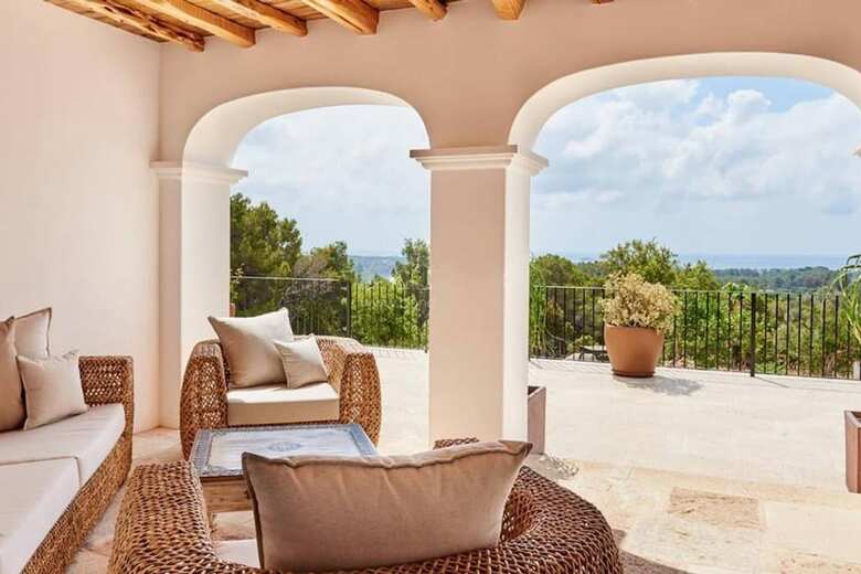 Apartamentos Villa Can Prats, Luxury Villa Surrounded By Nature