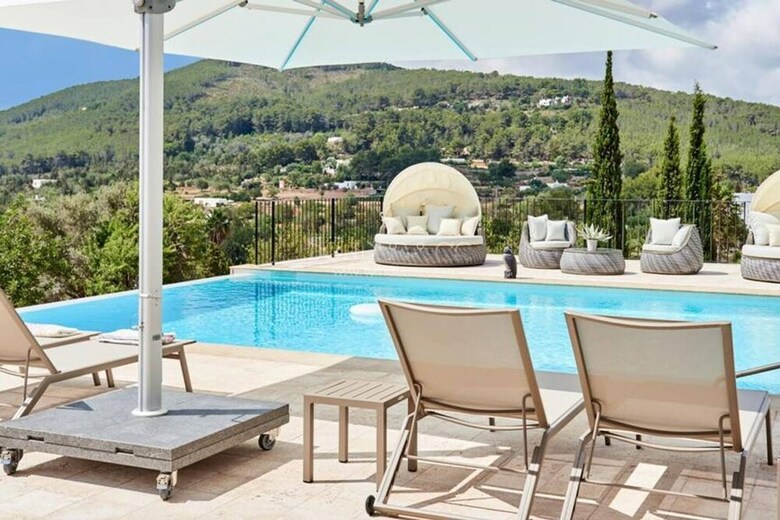Apartamentos Villa Can Prats, Luxury Villa Surrounded By Nature